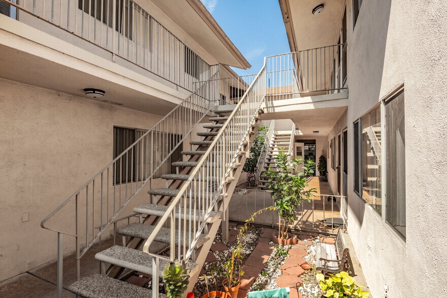 More Photos Of 4221 E 60th St, Huntington Park Apartments For Sale