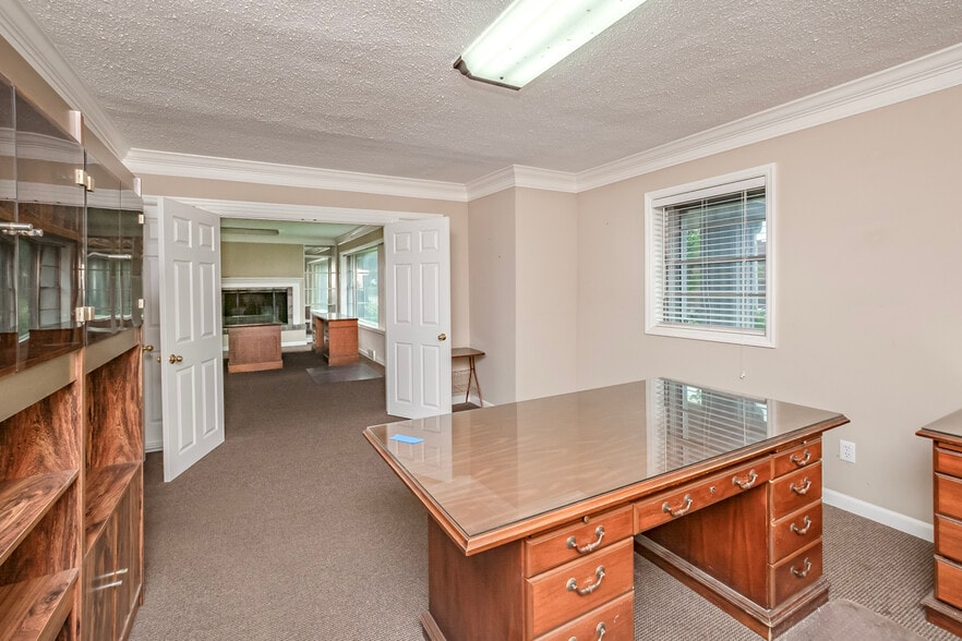 More Photos Of 4163 Crescent Dr, Saint Louis Medical For Sale