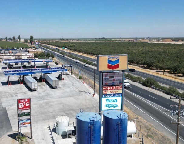 More Photos Of 1640 Highway 99, Delano Service Station For Lease
