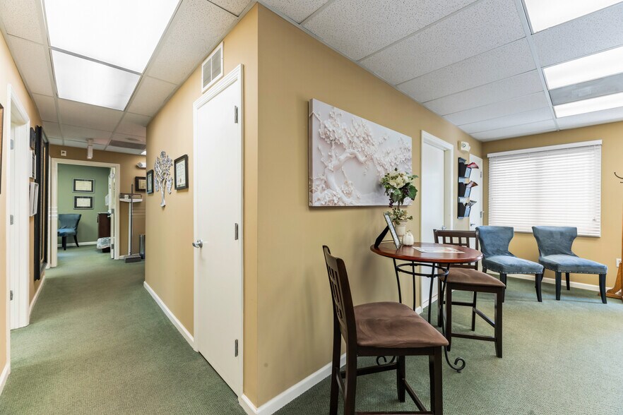 More Photos Of 11 Clyde Rd, Somerset Office For Sale