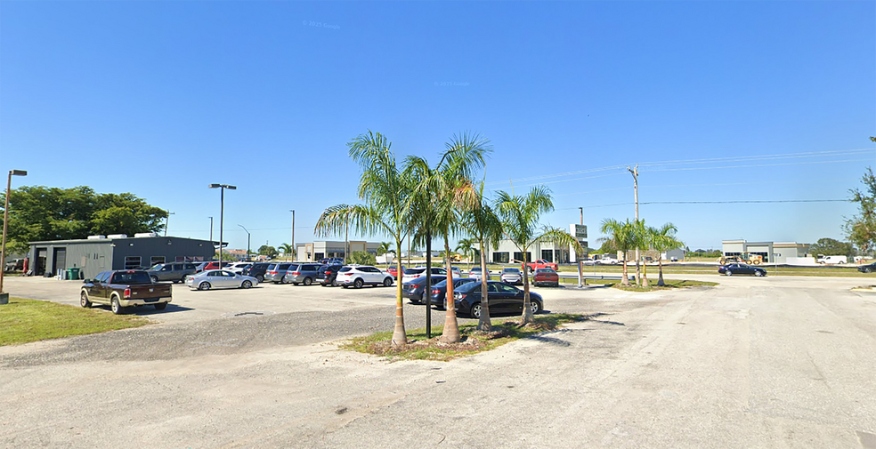 More Photos Of 1310 NE Pine Island Rd, Cape Coral Auto Dealership For Lease