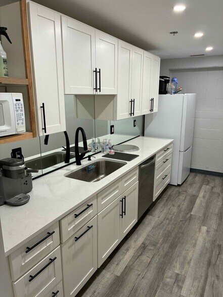 More Photos Of 145 Union St, Holbrook Unknown For Lease