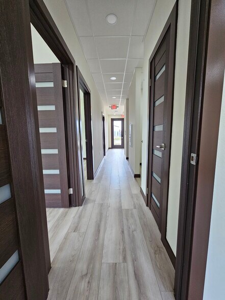 More Photos Of 5151 Meadow Ranch Pky, Richmond Office For Lease