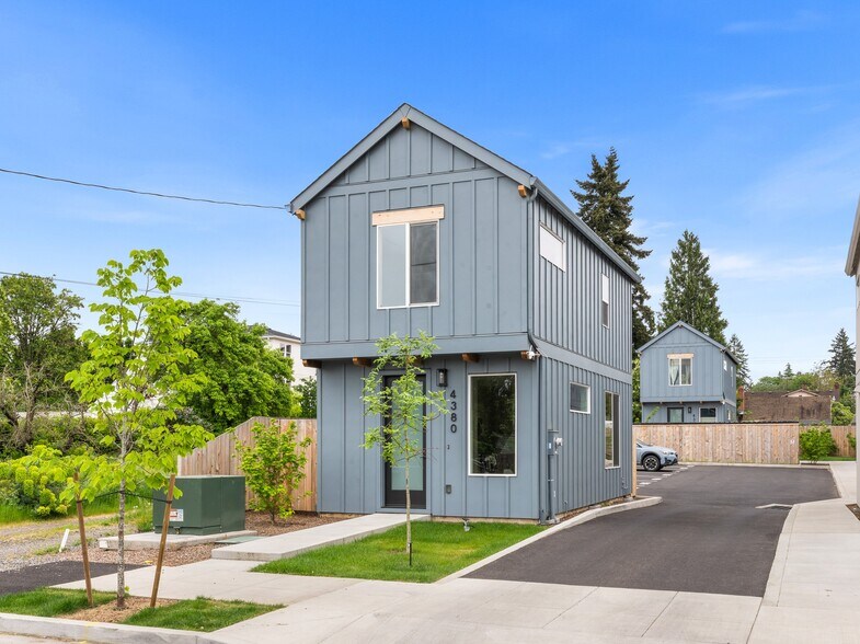 More Photos Of 4380 NE Going St, Portland Multifamily For Sale
