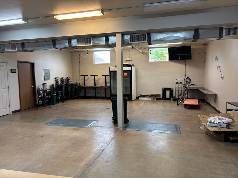 More Photos Of 1540 Boston St, Aurora Office For Sale