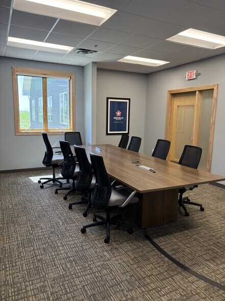 More Photos Of 10729 Town Square Dr NE, Blaine Medical For Lease