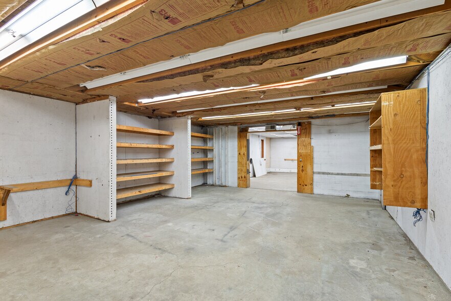 More Photos Of 412 Harrison St, Kalamazoo Freestanding For Lease