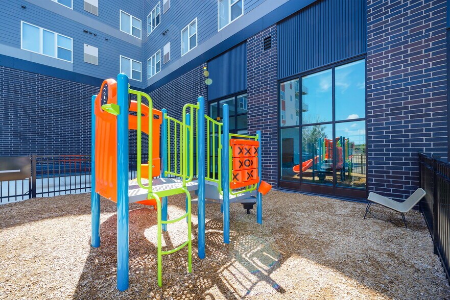 More Photos Of 176 Robert St S, Saint Paul Apartments For Lease