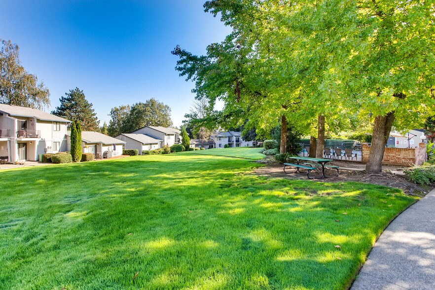 More Photos Of 10650 SW 121st Ave, Tigard Apartments For Sale