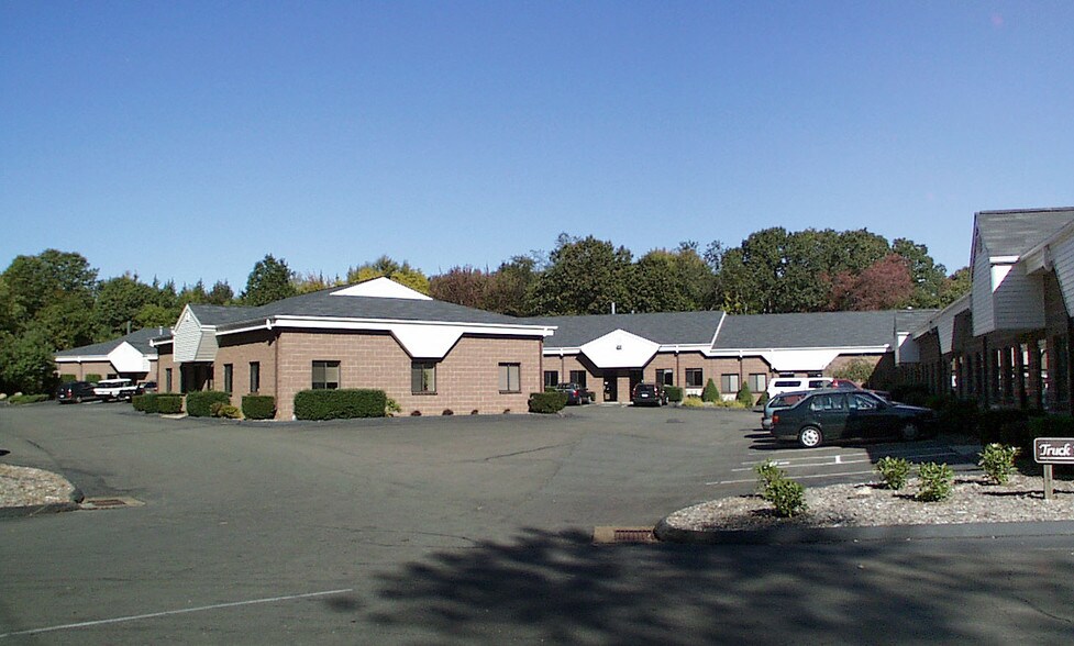 Primary Photo Of 130 Fort Path Rd, Madison Warehouse For Lease