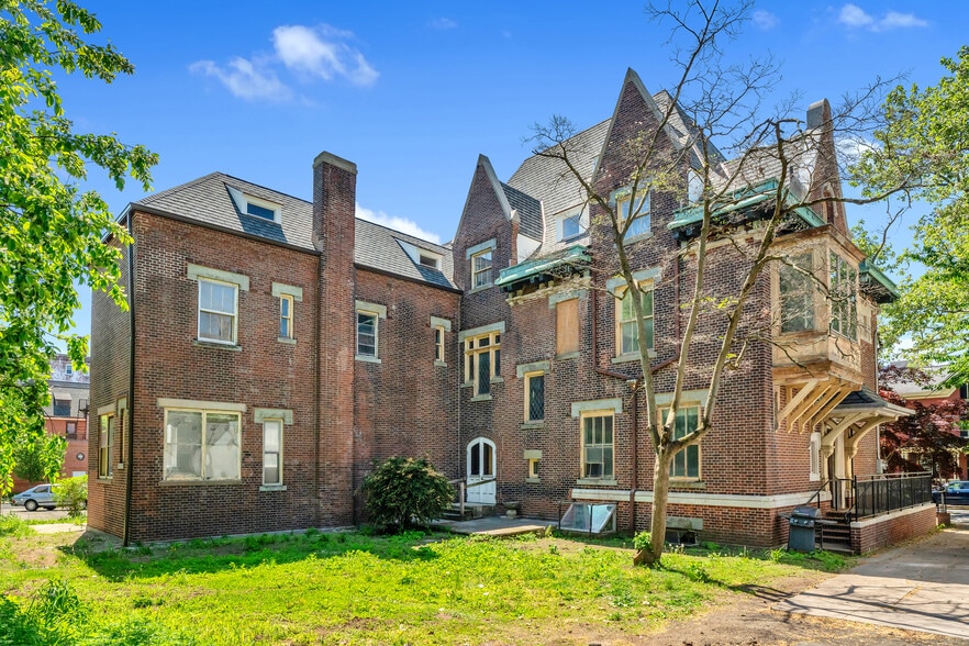 More Photos Of 51 Trumbull St, New Haven Office For Sale
