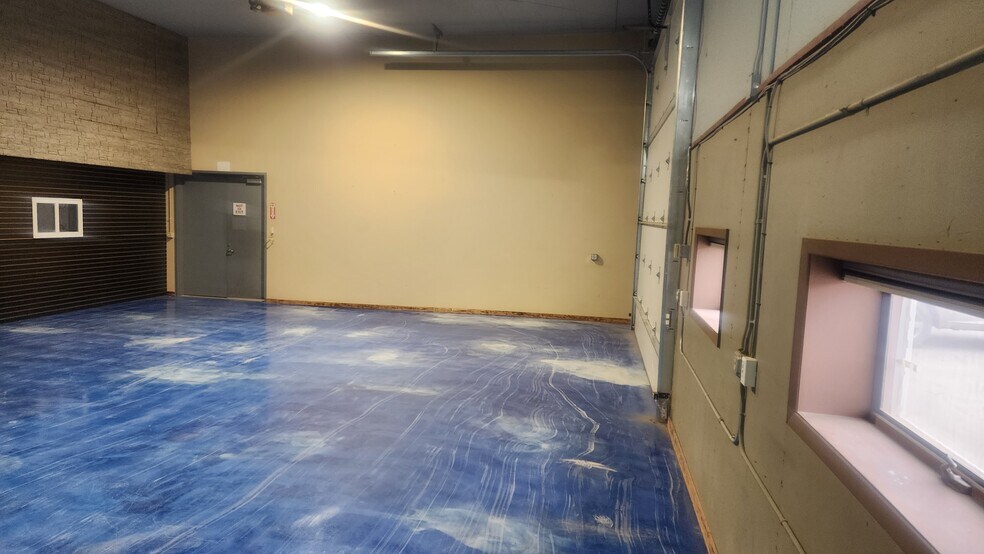 More Photos Of 4401 16th Ave W, Williston Warehouse For Lease
