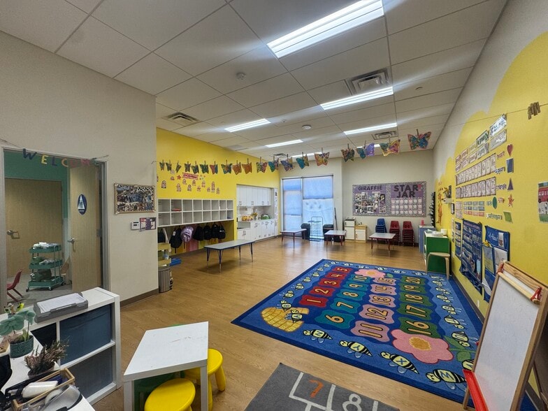 More Photos Of 19436 Ventura Blvd, Tarzana Daycare Center For Lease