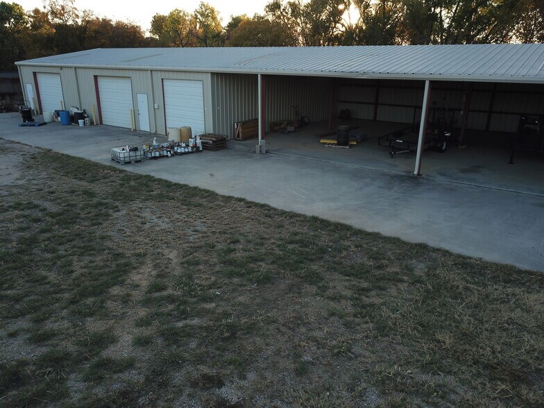 More Photos Of 2700 James St, Denton Industrial For Lease