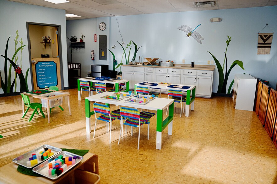 More Photos Of 4 S Tunnel Rd, Asheville General Retail For Lease