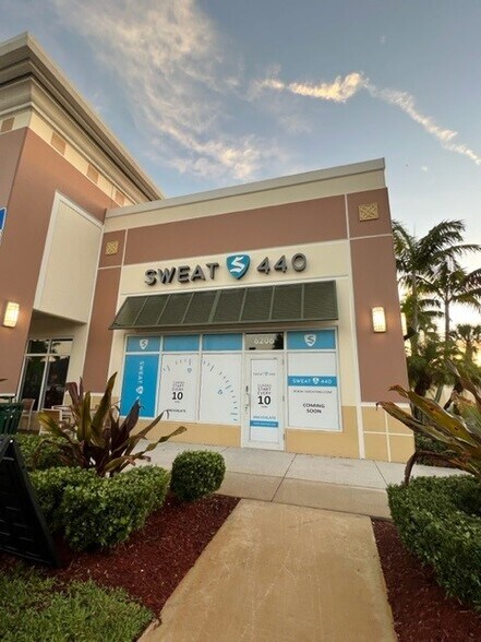More Photos Of Sample Rd @ US 441, Coral Springs Unknown For Lease