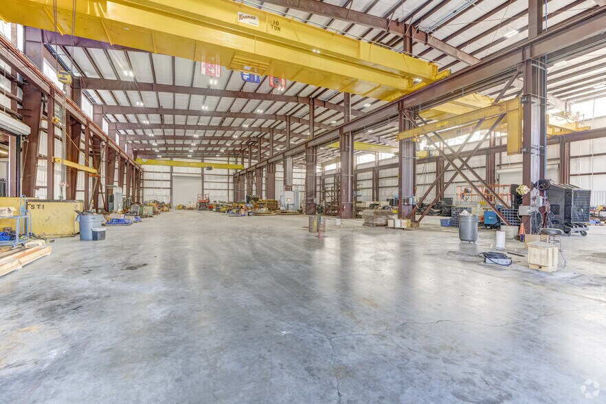 More Photos Of 13802 Furman Rd, Houston Warehouse For Lease