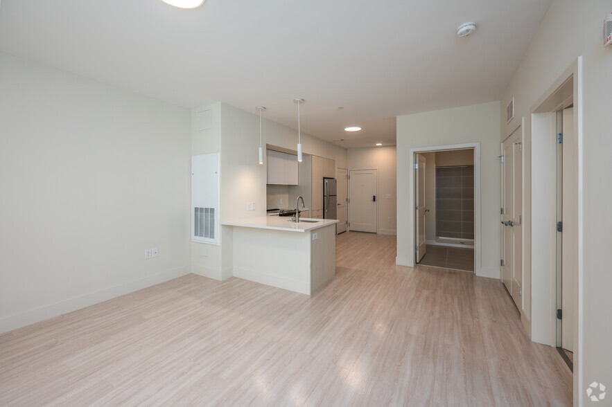 More Photos Of 39 Trotter Rd, Weymouth Apartments For Lease