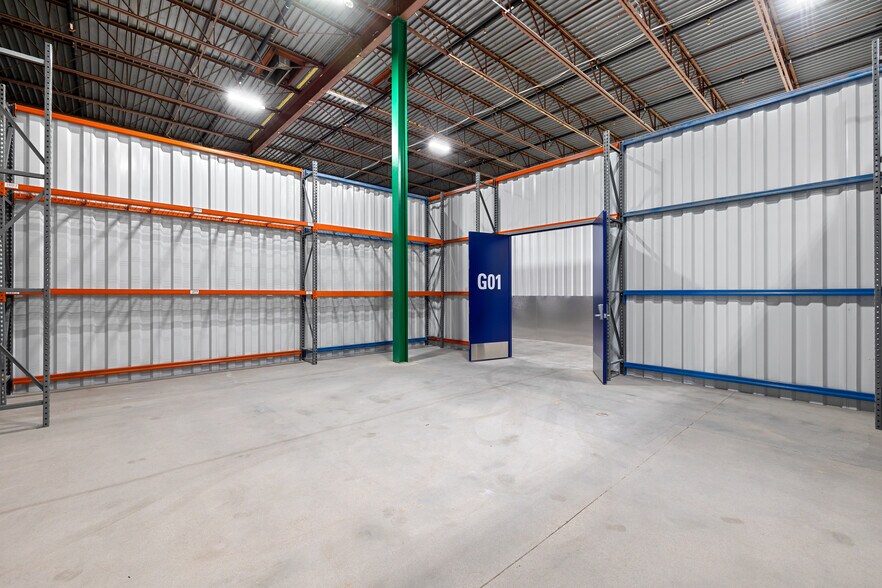 More Photos Of 950 S Pickett St, Alexandria Warehouse For Lease