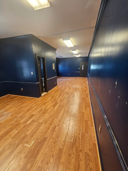More Photos Of 5852 Washington Blvd, Arlington Storefront Retail Office For Lease