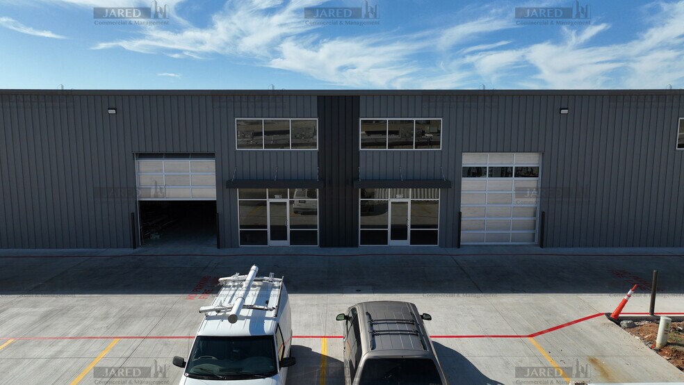 More Photos Of 1866 20th, Ozark Industrial For Lease