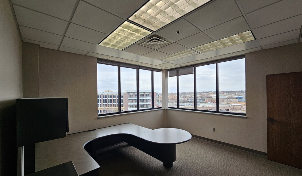 More Photos Of 200 E 10th St, Sioux Falls Office For Lease