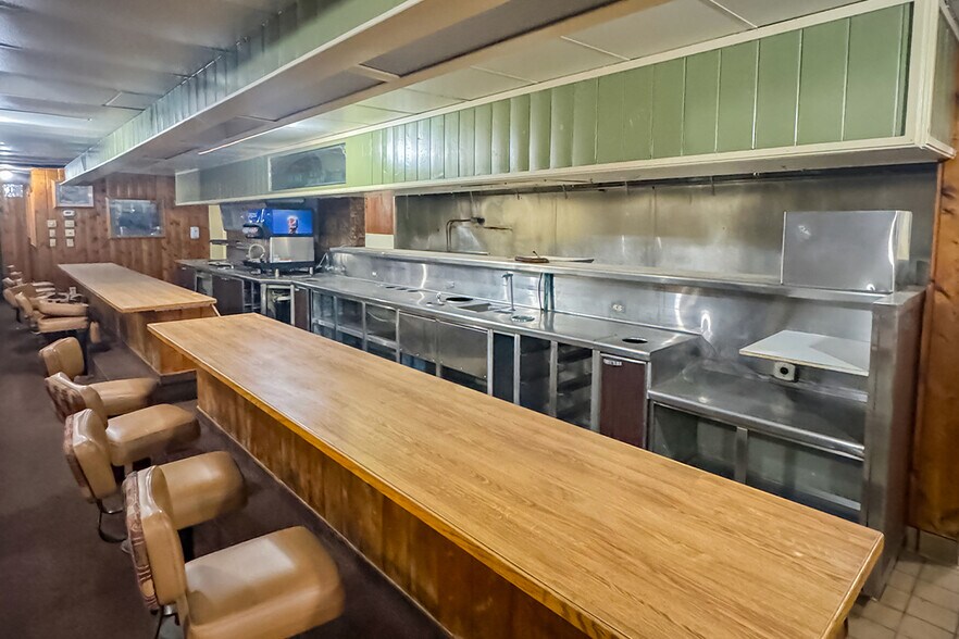 More Photos Of 330 S 11th Ave, Hanford Restaurant For Lease