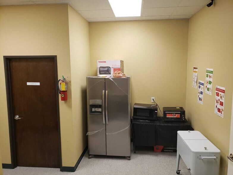More Photos Of 6603 Langham Dr, Houston Religious Facility For Lease
