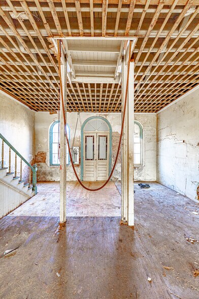 More Photos Of 111 7th St, Shiner Storefront For Sale
