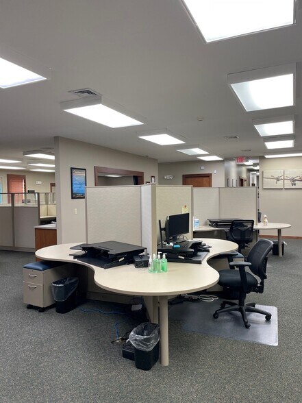 More Photos Of 9071-9079 Stellhorn Crossing Pky, Fort Wayne Office For Lease