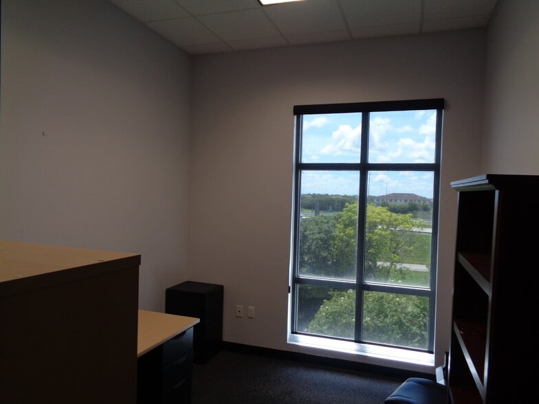 More Photos Of 5850 Coral Ridge Dr, Coral Springs Medical For Sale