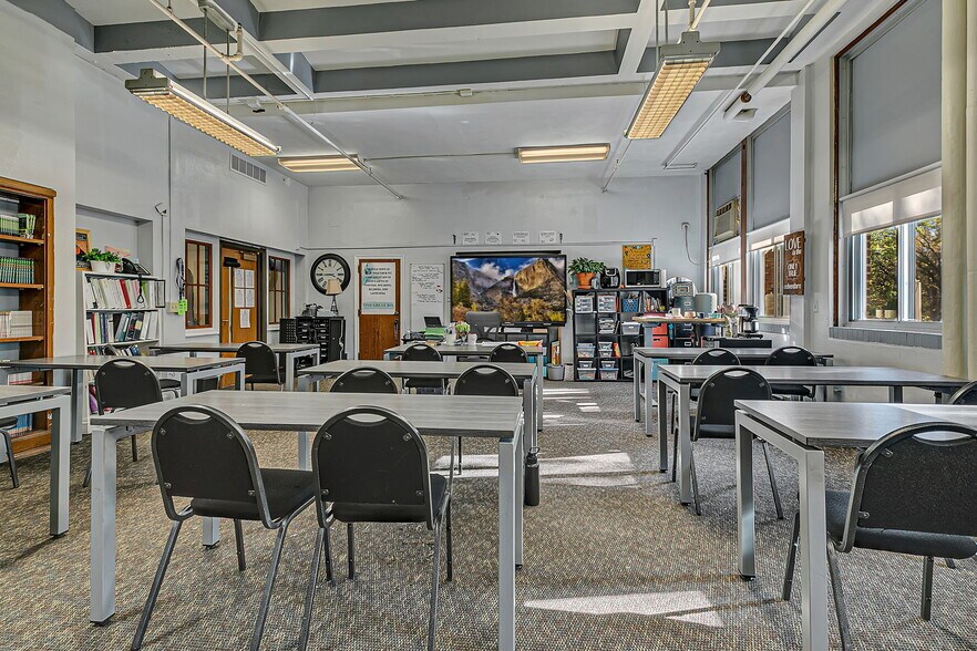 More Photos Of 430 3rd Ave NE, Saint Cloud Specialty For Sale