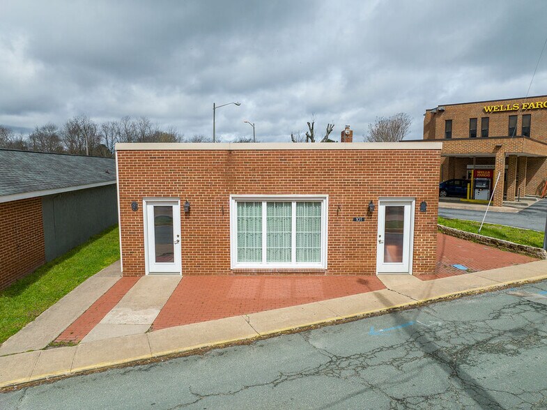More Photos Of 101 Elm Ave, Louisa General Retail For Lease