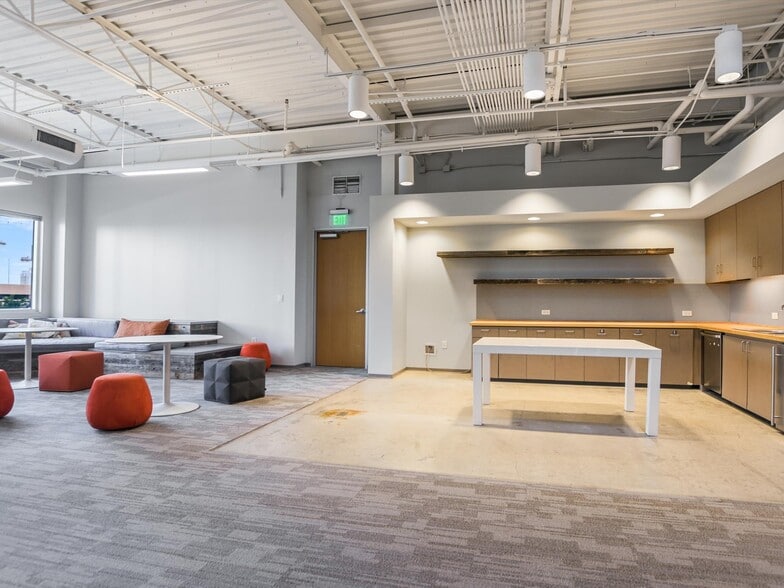More Photos Of 1705 Guadalupe St, Austin Office For Sale