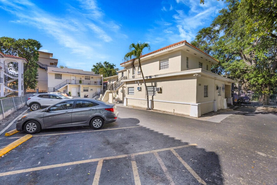 More Photos Of 1362 SW 2nd St, Miami Apartments For Sale