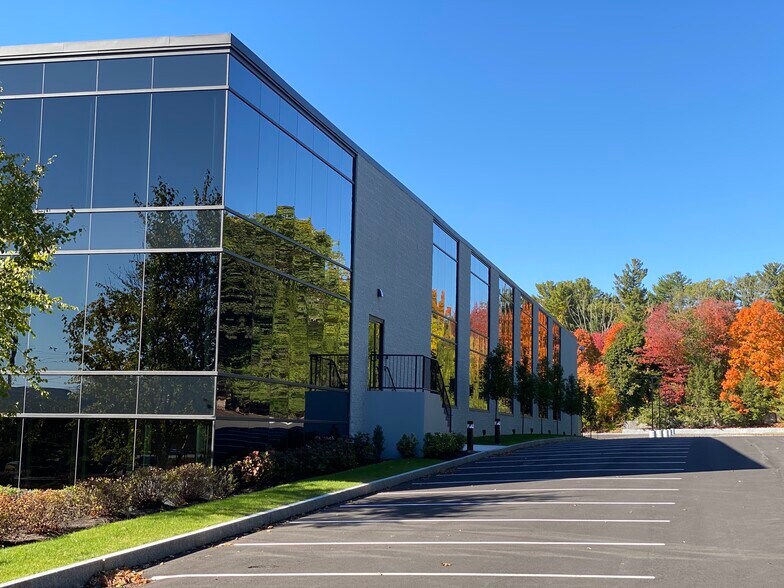 Primary Photo Of 4 Northeastern Blvd, Salem Office For Lease