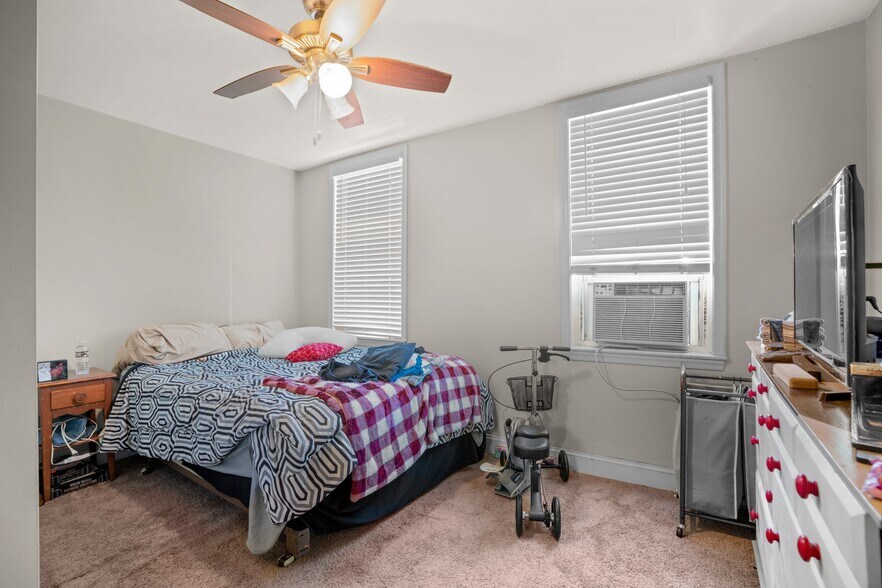 More Photos Of 2819 Eastern Ave, Baltimore Storefront Retail Residential For Sale