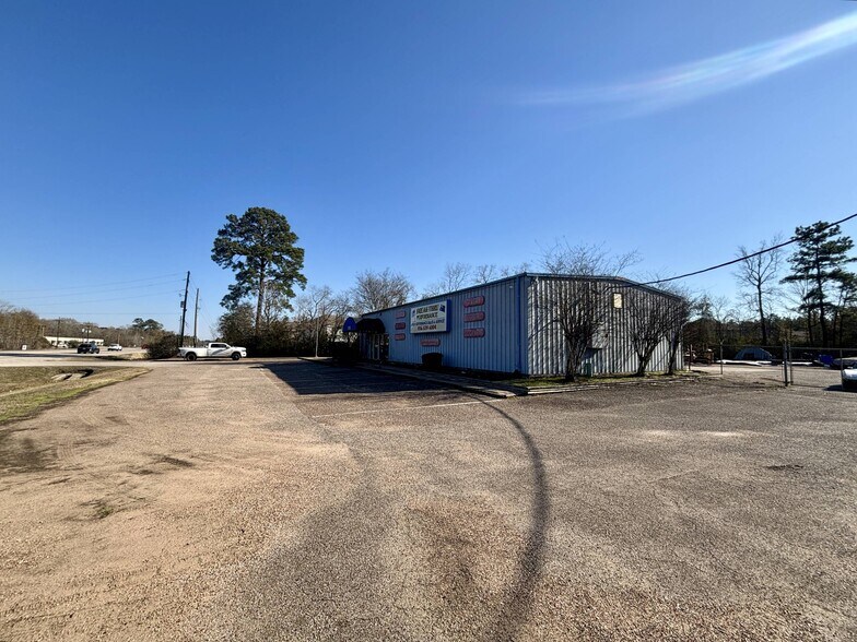 More Photos Of 1700 N Loop 336 E, Conroe Auto Repair For Lease