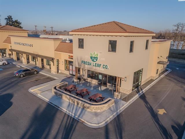 Primary Photo Of 1080 George Washington Way, Richland Restaurant For Sale