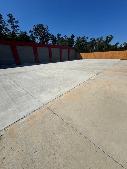 More Photos Of 277 Moses St, Zavalla Self Storage For Sale