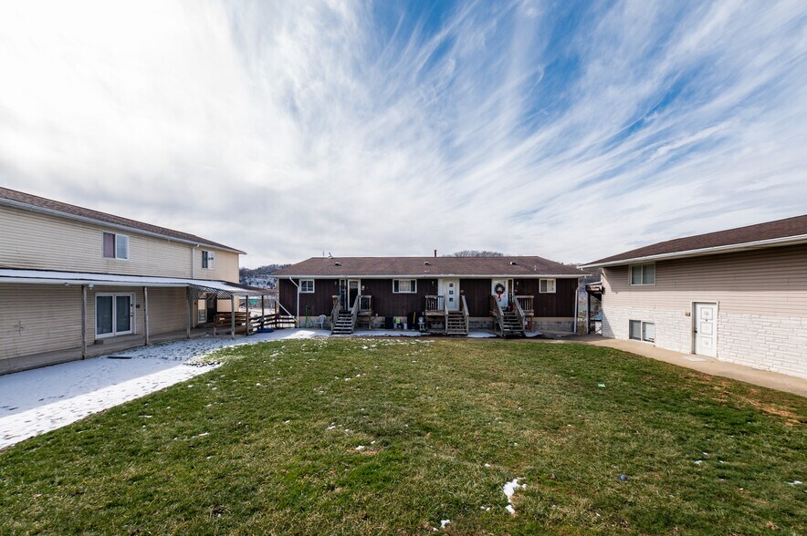 More Photos Of 18 Powers Ct, Westover Apartments For Sale