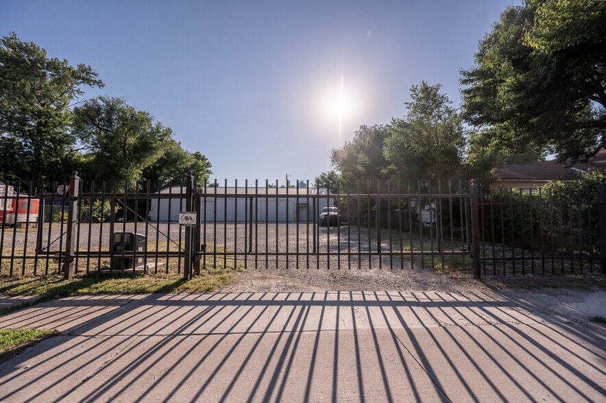 More Photos Of 621 Star st, El Dorado Warehouse For Sale