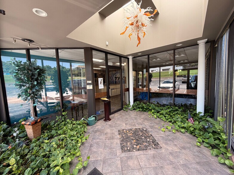 More Photos Of 3324 Hollenberg Dr, Bridgeton Office For Lease
