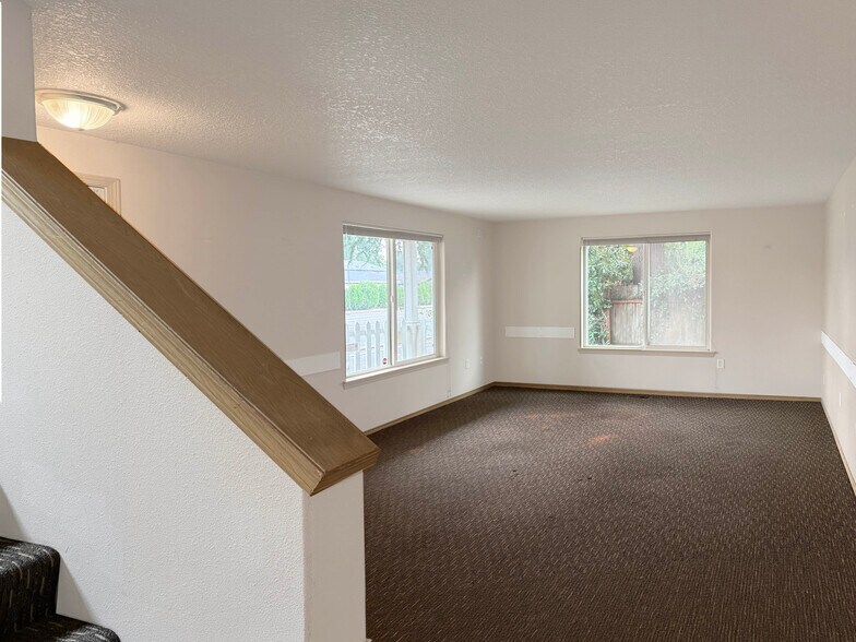 More Photos Of 15602-15610 SE Division St, Portland Rehabilitation Center For Sale