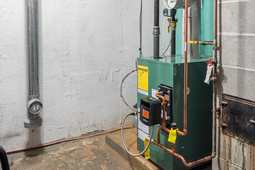 More Photos Of 395 Sabattus St, Lewiston General Retail For Sale