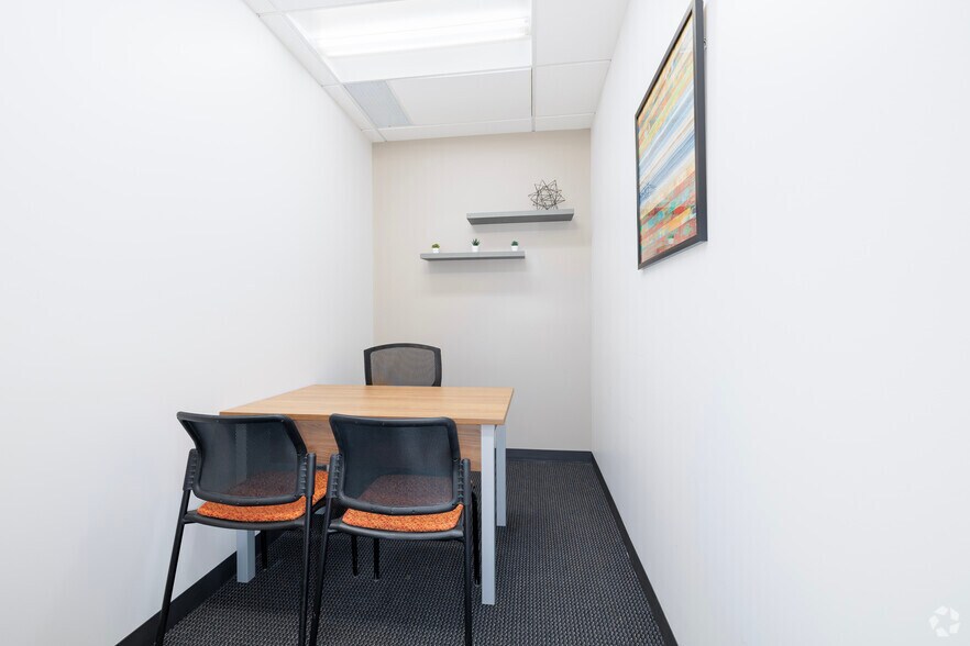 More Photos Of 1020 Rue Bouvier, Québec Coworking Space