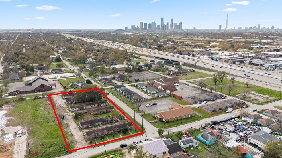 More Photos Of 3121 Brewster St, Houston Apartments For Sale