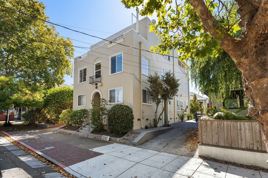 More Photos Of 823-825 55th St, Oakland Apartments For Sale