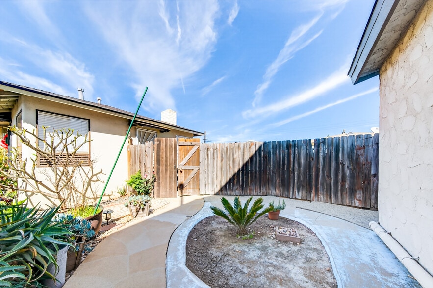 More Photos Of 15003 Larch Ave, Lawndale Apartments For Sale