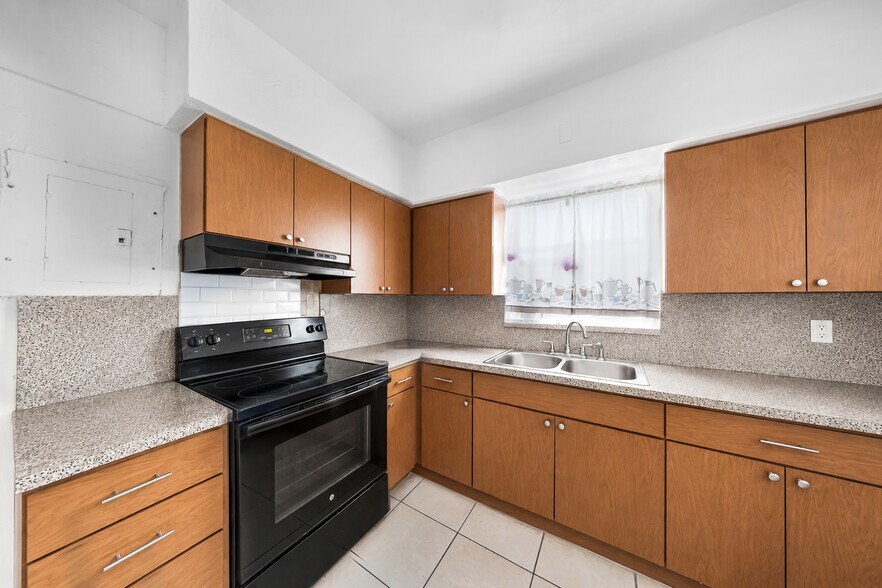 More Photos Of 1035 NW 4th St, Miami Apartments For Sale